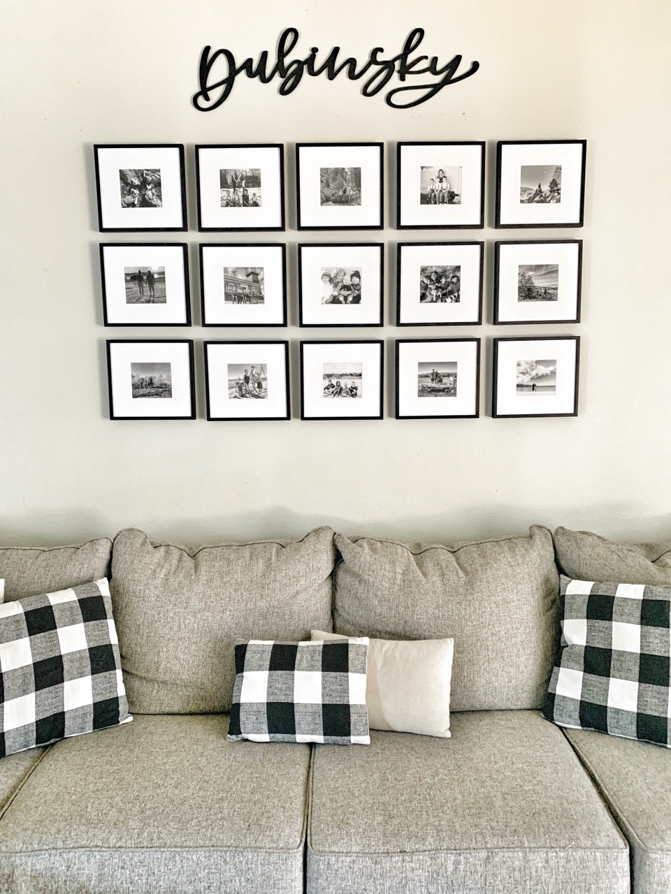 How to decorate with black and white photographs