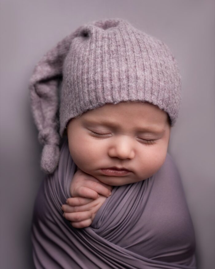 Top 5 Newborn Photography Poses on Seamless Fabric Backdrop